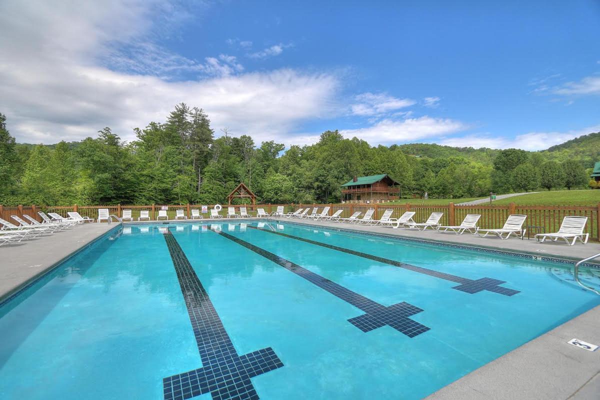Hemlock Hollow, Pool Access, 1089 Free Tickets Each Paid Day, Dollywood And More Sevierville Exterior foto