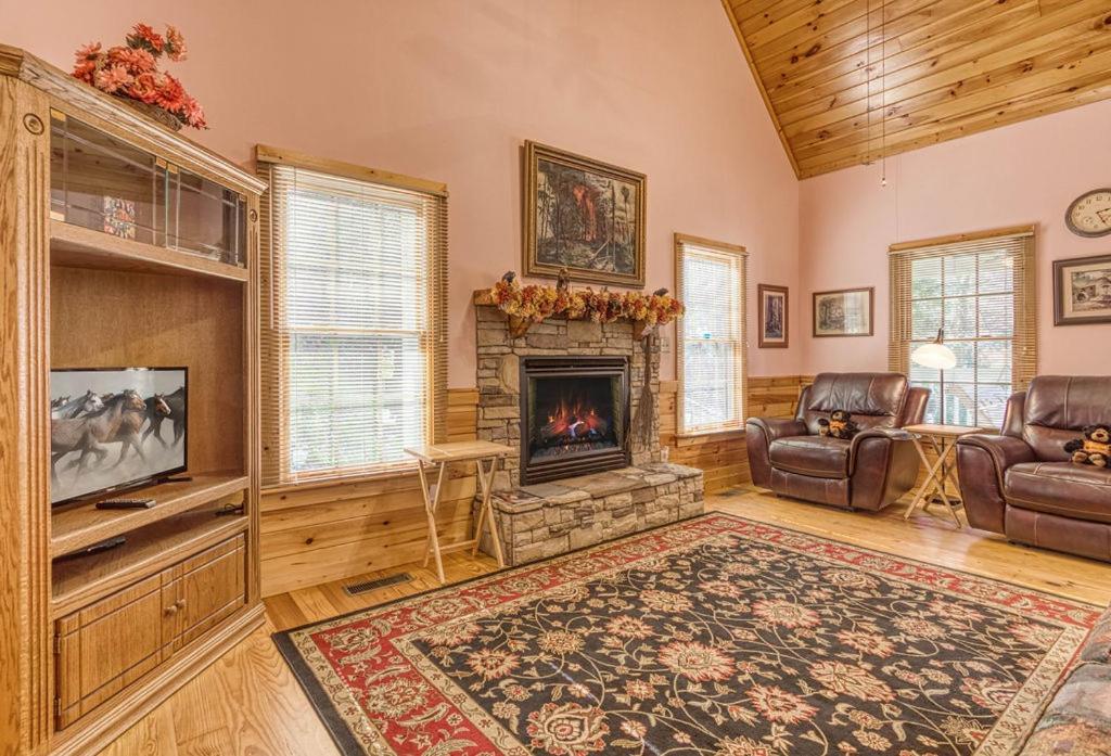 Hemlock Hollow, Pool Access, 1089 Free Tickets Each Paid Day, Dollywood And More Sevierville Exterior foto